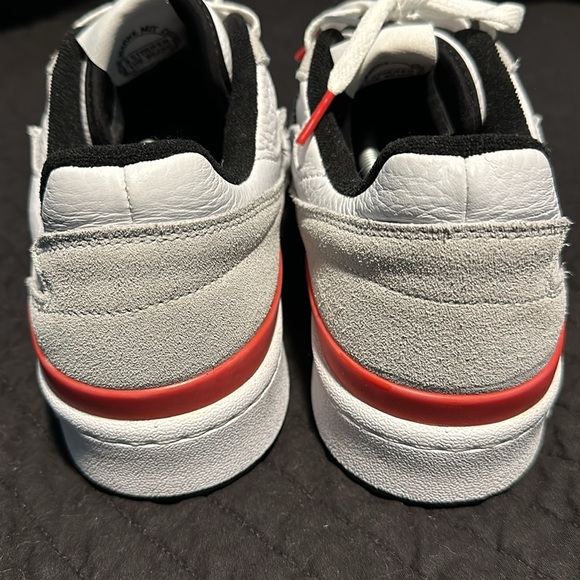 /// ADIDAS Forum Shoes US men's 11 FASHION 3 Stripes White • Black • Red /// - Picture 4 of 10